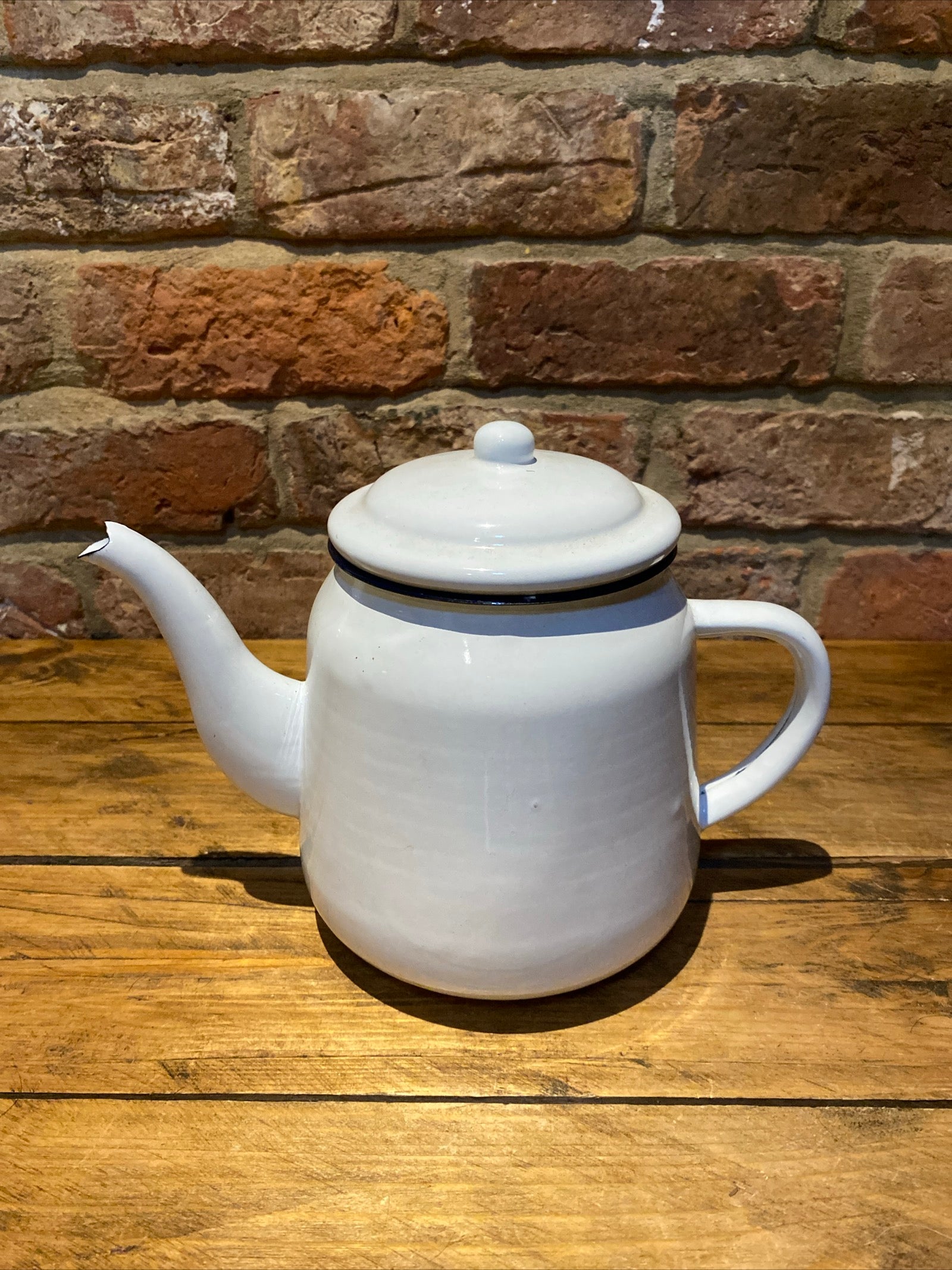 Vintage White Enamel Teapot , 2 Litre