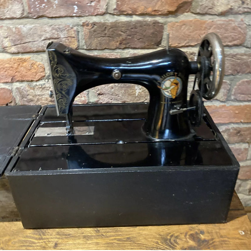 Vintage Tailor Bird Hand Crank Sewing Machine