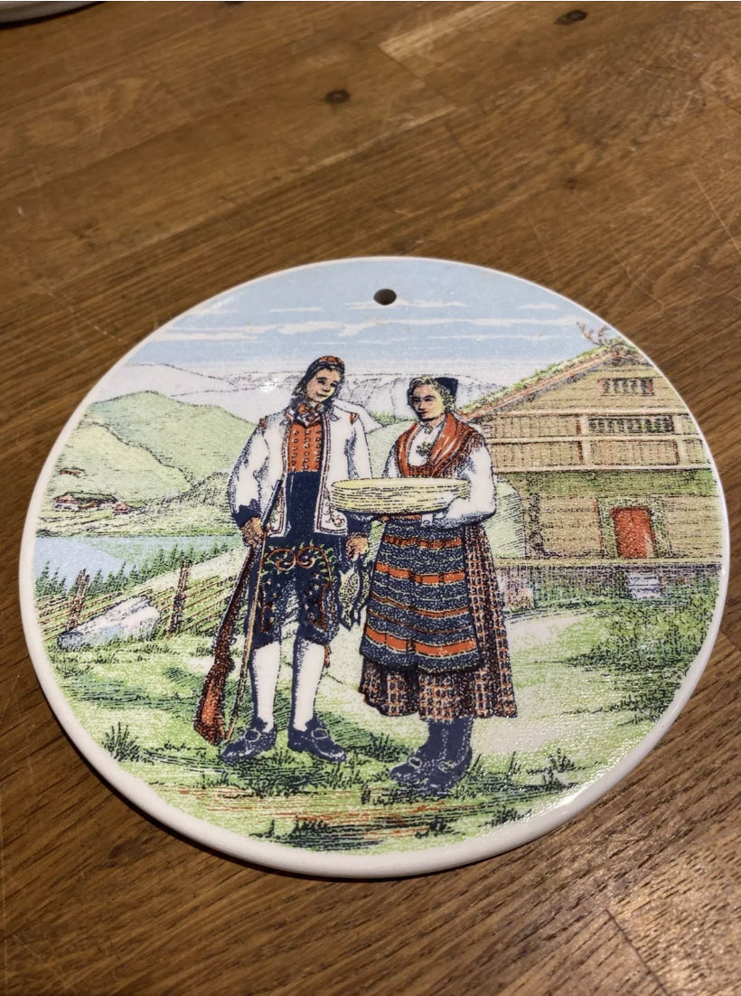 Vintage Norske Bunader , Valdres , Jonas Hinna Wall Plaque