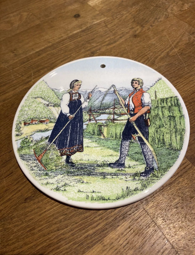 Vintage Norske Bunader , Hallingdall , Jonas Hinna Wall Plaque