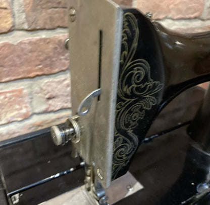 Vintage Tailor Bird Hand Crank Sewing Machine
